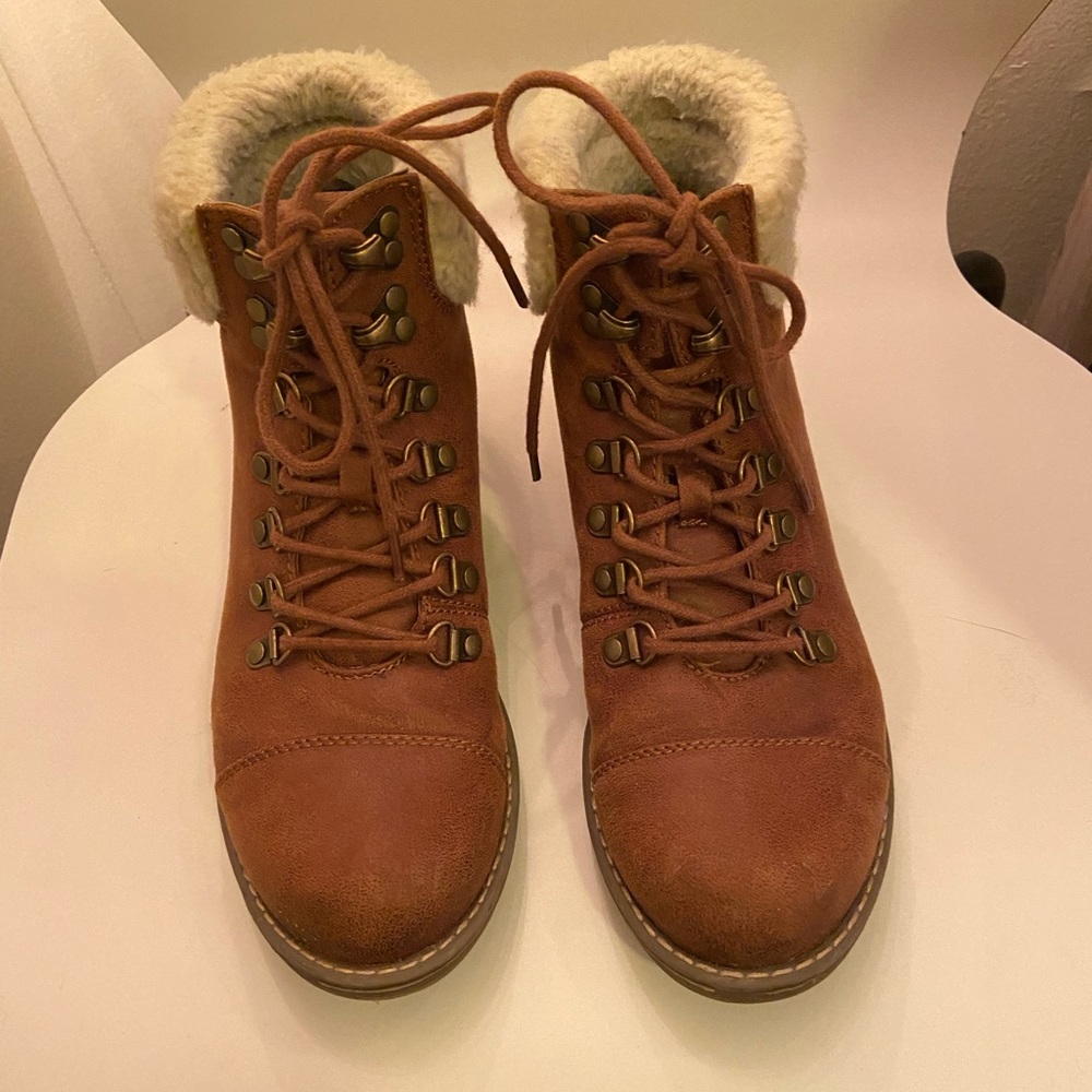 Cliffs ankle winter boots